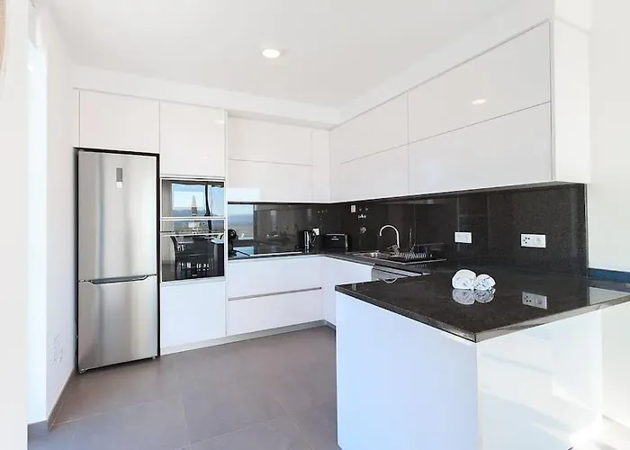 Uitzicht Baai Met Jacuzzi فيلة